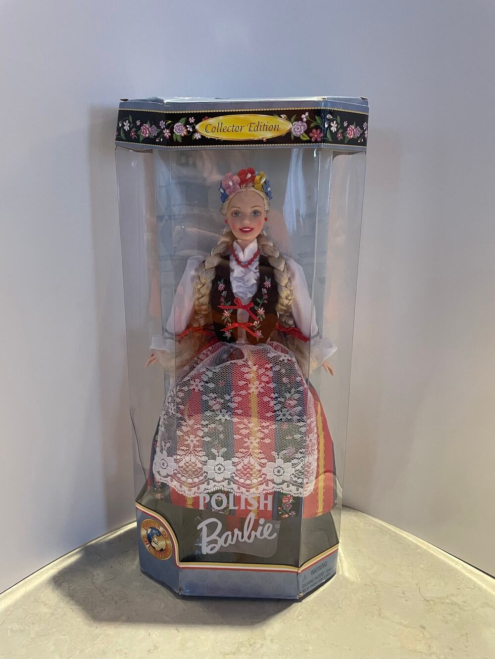 Vintage 1997 Collectors Edition Polish Barbie Dolls of The World Mattel 18560